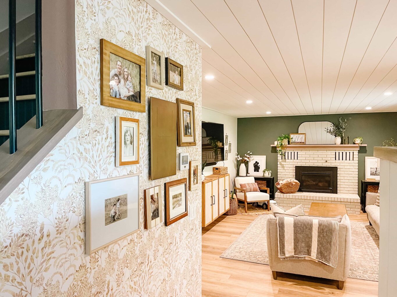 Michael Taylor Taylor WLLCVRNG residential wallpaper installation in Charlotte NC